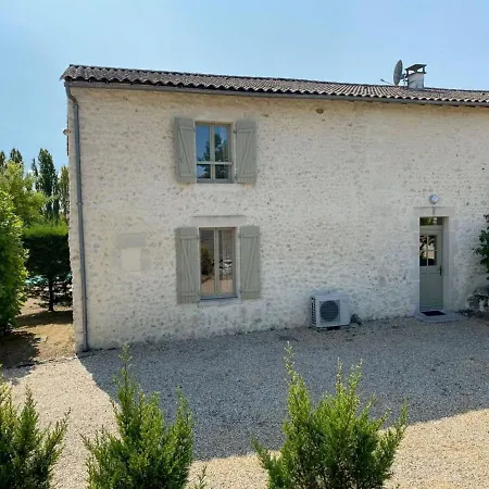 Holiday home With Covered Terrace In Rural Chalais Chalais (Charente)