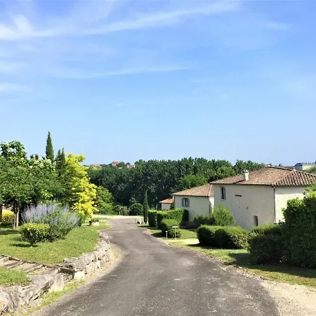 Holiday home With Covered Terrace In Rural Chalais