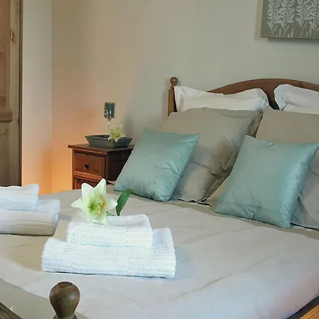 In France With Private Pool & Garden Ferienhaus Chalais (Charente)