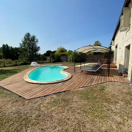 Casa de Férias In France With Private Pool & Garden Chalais (Charente)